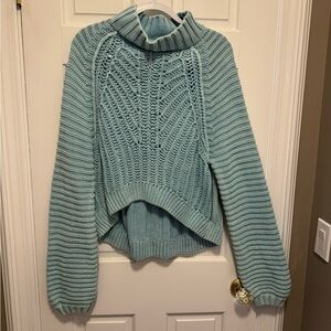 Free People Cozy Blue Turtleneck Cropped Sweater with Oversized Sleeves size M